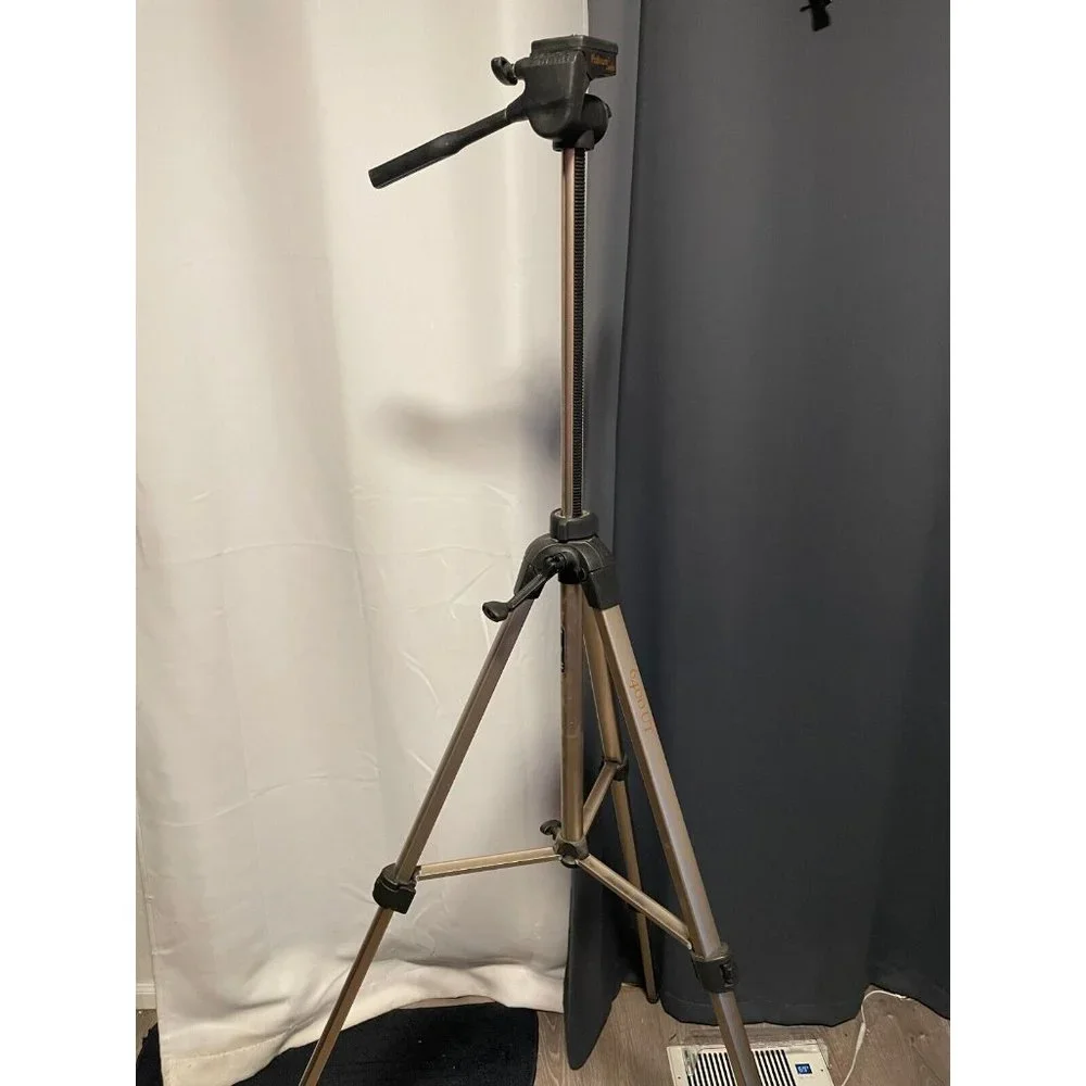 Sunpak Platinum Plus 6400 UT Tripod extends from 23